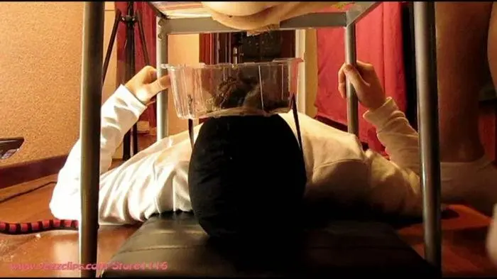 Diferent view ( 4 Girls Shit on Slave ) FullHD 1080p (4 Scat Girls /  2018) 1.04 GB ScatVip.com