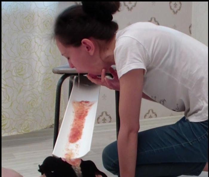 Alina Pukes In Mouth Of A Toilet Slave After A Fish With Pepper And Beer HD 720p (PooAlina /  2018) 248 MB