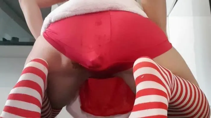 Xmas Red Panties Gift HD 720p (Love to Shit Girls /  2018) 743 MB