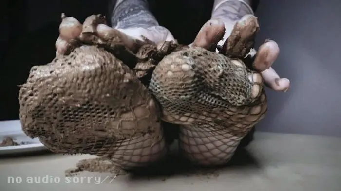 Please! Eat Shit from my Feet FullHD 1080p (DirtyBetty /  2018) 308 MB ScatVip.com