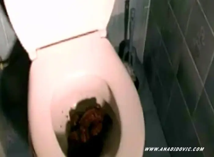 Flushing Probs SD (Ana Didovic /  2018) 26.1 MB ScatVip.com