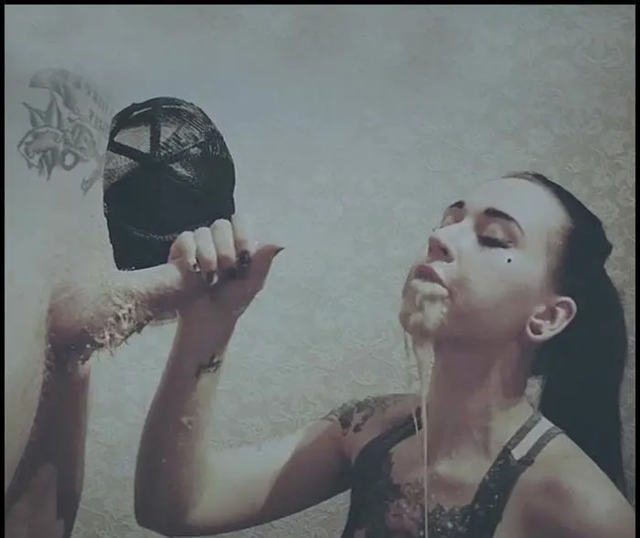 Aesthetic Vomit Session HD 720p (DirtyBetty /  2018) 632 MB ScatVip.com