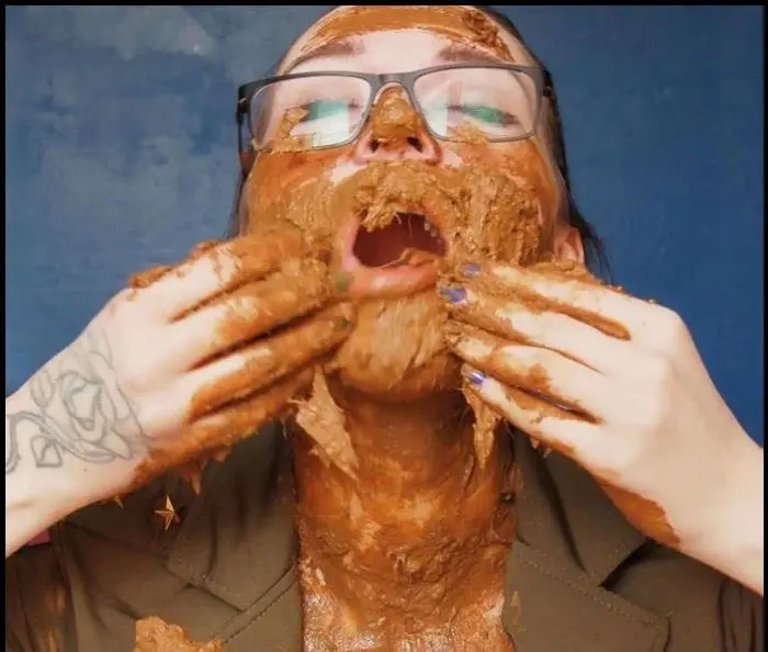 Into The Shit Deep 4K UltraHD (SweetBettyParlour /  2018) 605 MB ScatVip.com