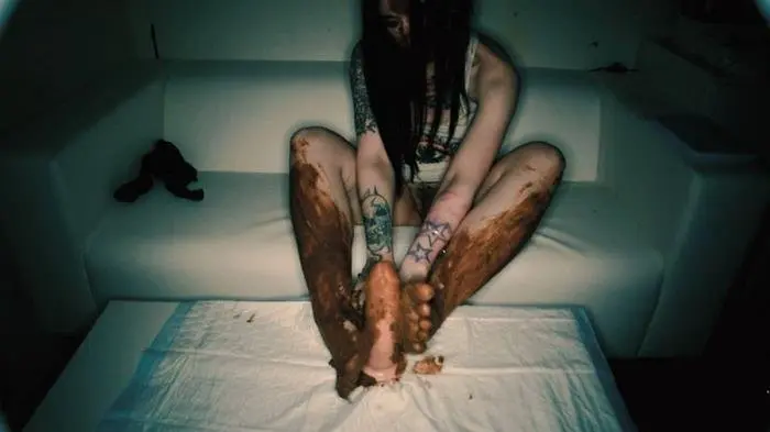 Dirty feet and more FullHD 1080p (Sweet Betty Parlour /  2018) 674 MB ScatVip.com