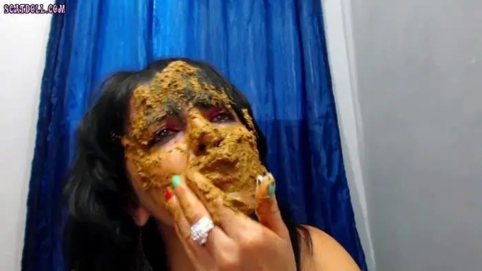 Scat Play with Brightly Coloured Nails HD (Scat Doll /  2018) 399 MB ScatVip.com