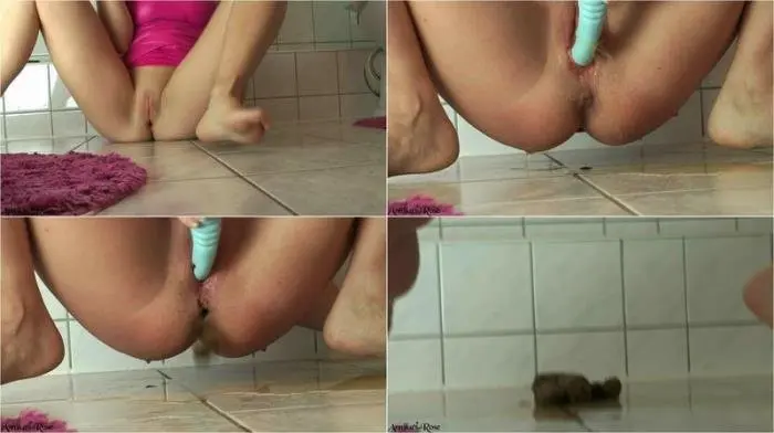 SHIT, WANKING, PISSING !!! FullHD 1080p (AutumnYoung /  2018) 670 Mb ScatVip.com