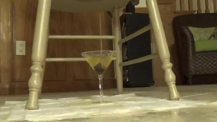 Mistress Erica's Extra Dirty Martini FullHD 1080p (EricaKay /  2018) 482 MB ScatVip.com