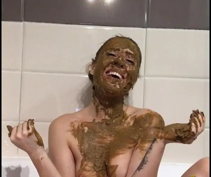 Extreme facial smearing FullHD 1080p (EllaGilbert /  2018) 1.18 GB ScatVip.com