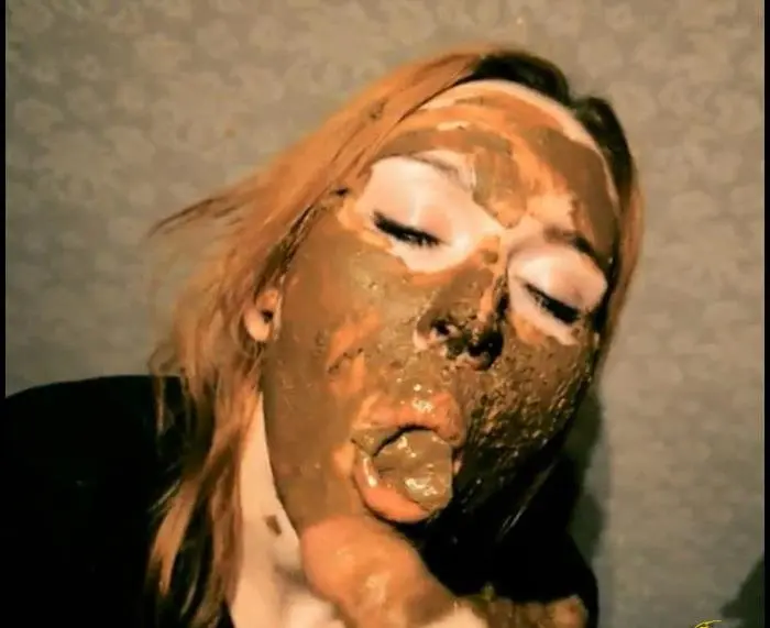 MegaSuck Shit Stick Poop Videos FullHD 1080p (KassianeArquetti /  2018) 456 MB ScatVip.com