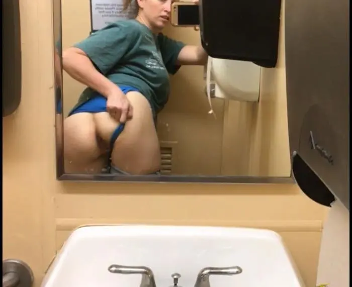 More of My Delicious Pee FullHD 1080p (Nicolettaxxx /  2018) 689 MB ScatVip.com