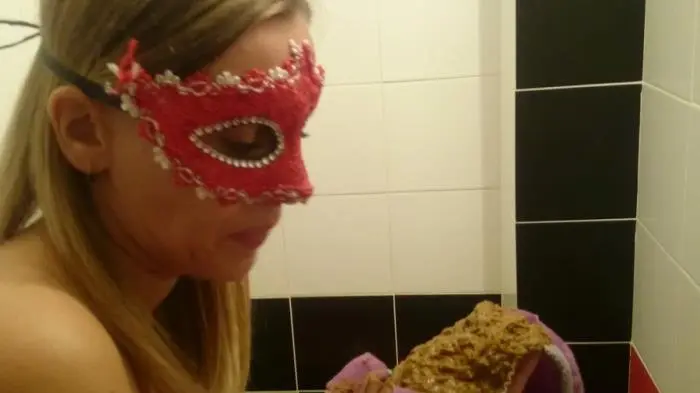 Shiting in panties, 3 month of pregnancy FullHD 1080p (Brown wife /  2018) 725 MB ScatVip.com