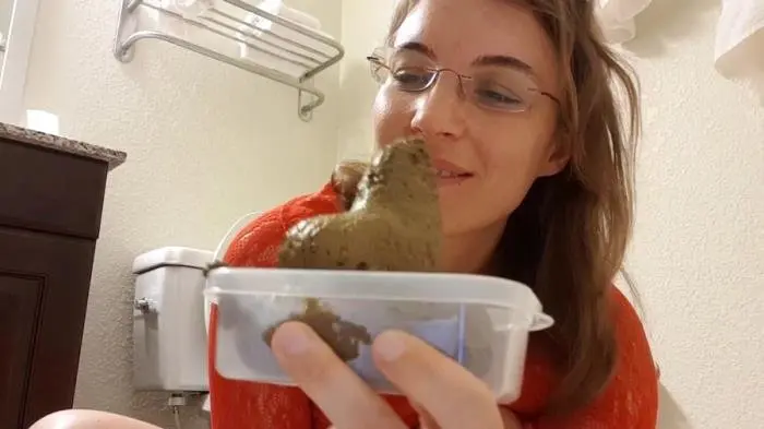 What a cute turd FullHD 1080p (LittleMissKinky /  2018) 222 MB ScatVip.com