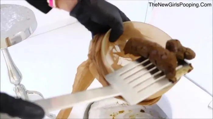 Glamour Poop HD 720p (Catch /  2019) 51.6 MB