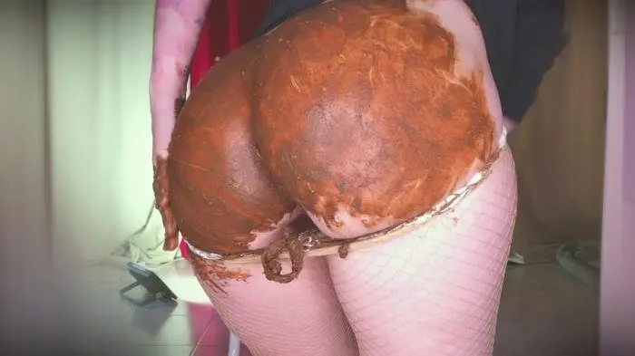 Loud, fragrant farting + sweet soiled panties FullHD 1080p (SweetBettyParlour /  2019) 663 MB