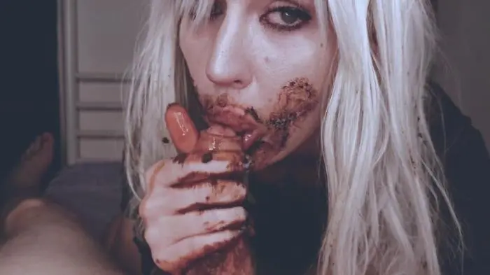 OMG! That is a kind of fetish? UltraHD 4K (DirtyBetty /  2019) 1.50 GB ScatVip.com