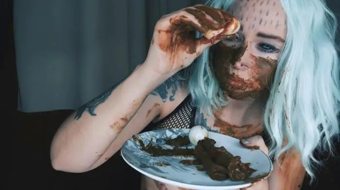 Monsta girl ate own shit with ur eyes FullHD 1080p (DirtyBetty /  2019) 1.40 GB ScatVip.com