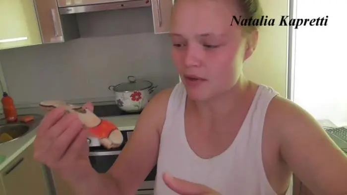 She took shit in the middle of room FullHD 1080p (Mistress /  2020) 665 MB ScatVip.com