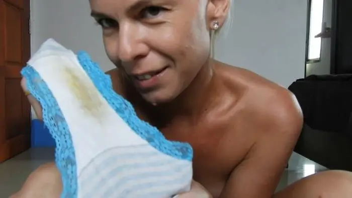 Blue Brief My New Toilet Paper Hard Shit FullHD 1080p (ScatGirl /  2020) 811 MB ScatVip.com