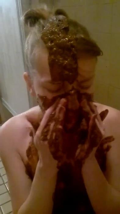 Shit On Head Or Total Scat Mess HD 720p (Julia Dream /  2021) 126 MB