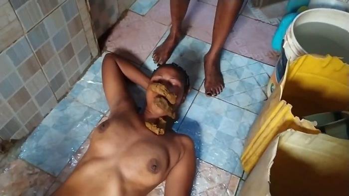 A Nice, Quick But Huge, Soft Shit Outside In Nigeria FullHD 1080p (ShitGirls /  2021) 845 MB