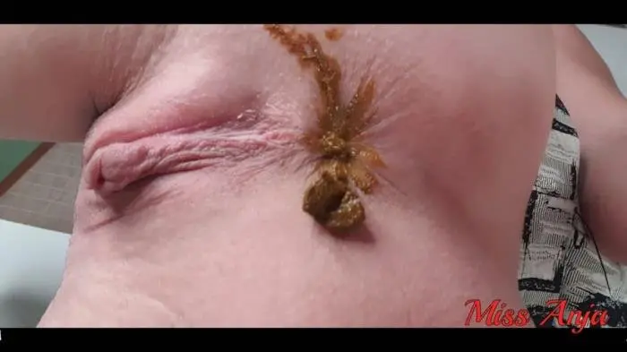 Sexy Squat And Shit/POV FullHD 1080p (MissAnja /  2021) 584 MB ScatVip.com