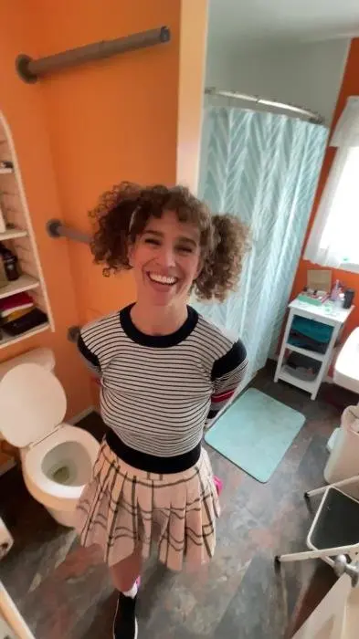 Bratty girl shits in perverts mouth! UltraHD 2K (VibeWithMolly /  2021) 692 MB ScatVip.com