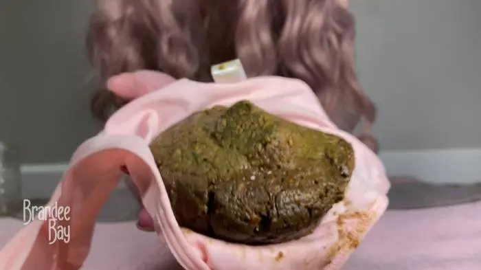 Brandee bay pooping 7 UltraHD 2K (Solo /  2022) 664 MB ScatVip.com