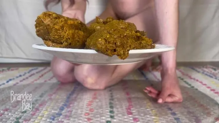 Brandee bay pooping UltraHD 2K (Amateur /  2022) 675 MB ScatVip.com