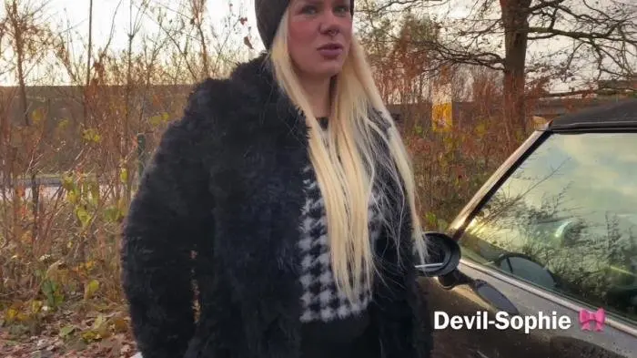 Park shit at McDonalds - the sausage had to get out UltraHD 4K (Devil Sophie /  2022) 339 MB ScatVip.com