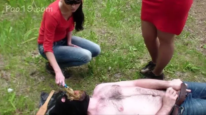 2 girls used live toilet in woods HD 720p (SmellyMilana /  2022) 724 MB