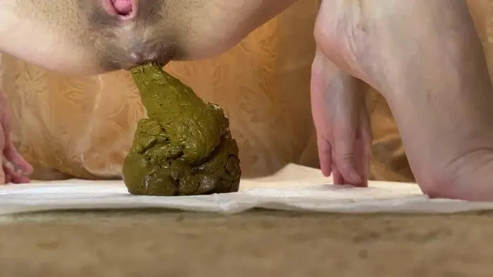 Nice big hole shit FullHD 1080p (p00girl /  2022) 91.4 MB ScatVip.com