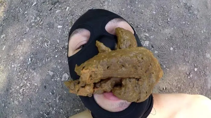 Shitting in the Mouth Outdoor UltraHD 4K (ScatDesire /  2022) 1.75 GB ScatVip.com