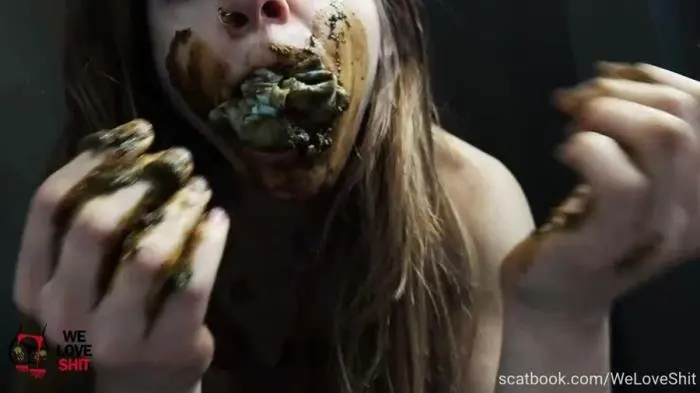 WeLoveShit FullHD 1080p (Scatting Girl /  2022) 608 MB ScatVip.com