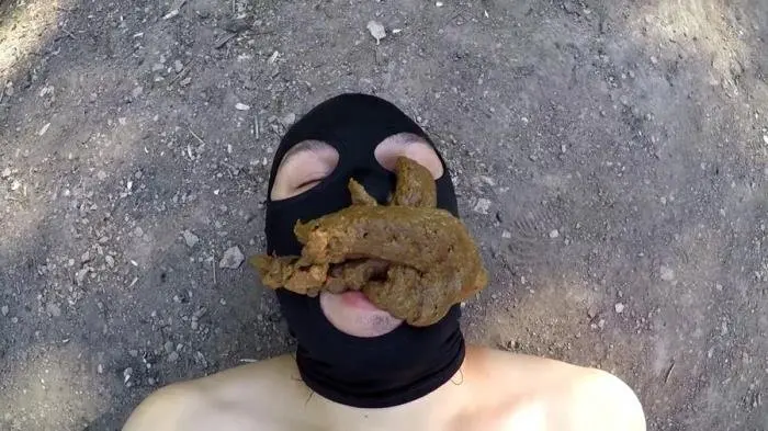 Using My Toilet Outdoor HD 720p (Angelica Scat /  2022) 196 MB