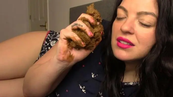 Eat my sweet shit FullHD 1080p (Evamarie88 /  2023) 1.22 GB ScatVip.com