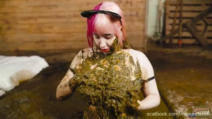 Catwoman Lyndra first time in the manure channel FullHD 1080p (Asian /  2023) 2.90 GB