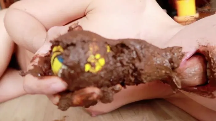 Emojions in motion FullHD 1080p (Amethyst /  2023) 486 MB ScatVip.com