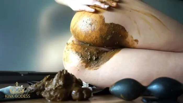 Kinky Scat Assplug & Smearing FullHD 1080p (KinkGodess /  2023) 472 MB