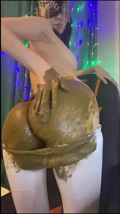 A bunch of shit and piss in white nylon, smearing on the ass UltraHD 2K (p00girl /  2023) 861 MB ScatVip.com