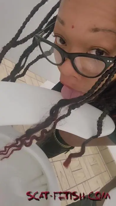 Uni”Ella in public bathrooms UltraHD 2K (UniQueen21 /  2023) 626 MB ScatVip.com