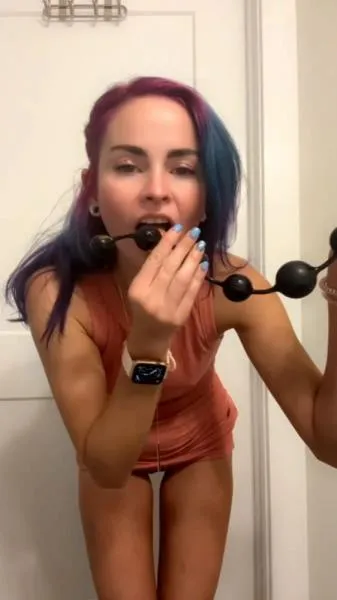Licking My Anal Beads Clean UltraHD 2K (Lil Butt Lex /  2025) 317 MB