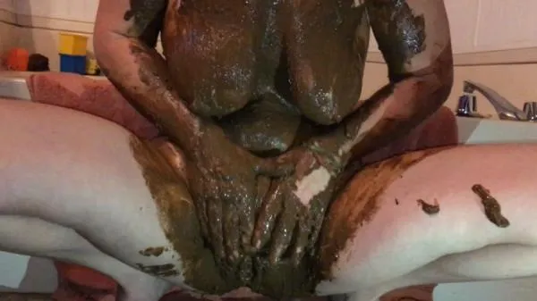 Shitting, Smeared Tits and Stuffed Pussy FullHD 1080p (Allura /  2025) 1.59 GB