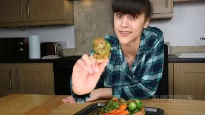Sunday Dinner HD 720p (Ella Dearest aka Efro Ella /  2025) 59.6 MB