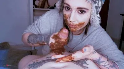 Bettys Shit - Covered Dick Blowjob And Poop - Smeared Ass Fuck FullHD 1080p (Betty /  2025) 1.43 GB