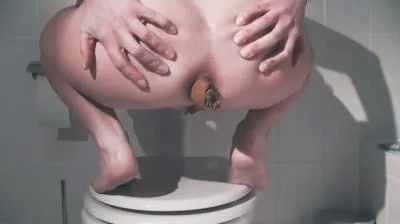 Big Toilet Turd HD 720p (Mia Skye aka MiaRoxxx /  2025) 11.4 MB ScatVip.com