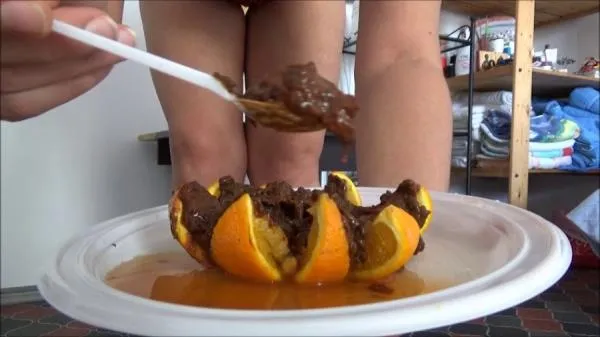 Kaviar On Orange SD (Mistress Roberta /  2025) 546 MB