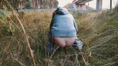 Highway Pooping 3 HD 720p (Mia Skye aka MiaRoxxx /  2025) 40.8 MB