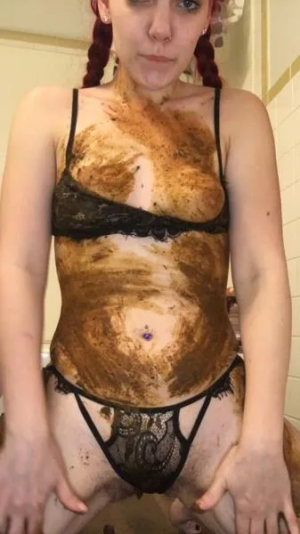 Thanksgiving Dinner Shit SD (Scatqueen420 /  2025) 301 MB