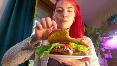 Gassys Thanksgiving Dine And Dump FullHD 1080p (Classy N Gassy /  2025) 873 MB