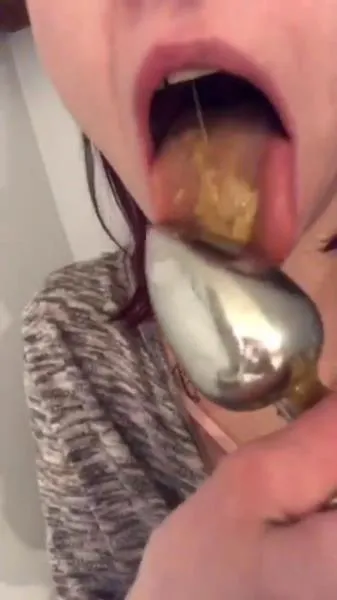 Licking My Butt Plug Clean 4 SD (Lil Butt Lex /  2025) 2.77 MB